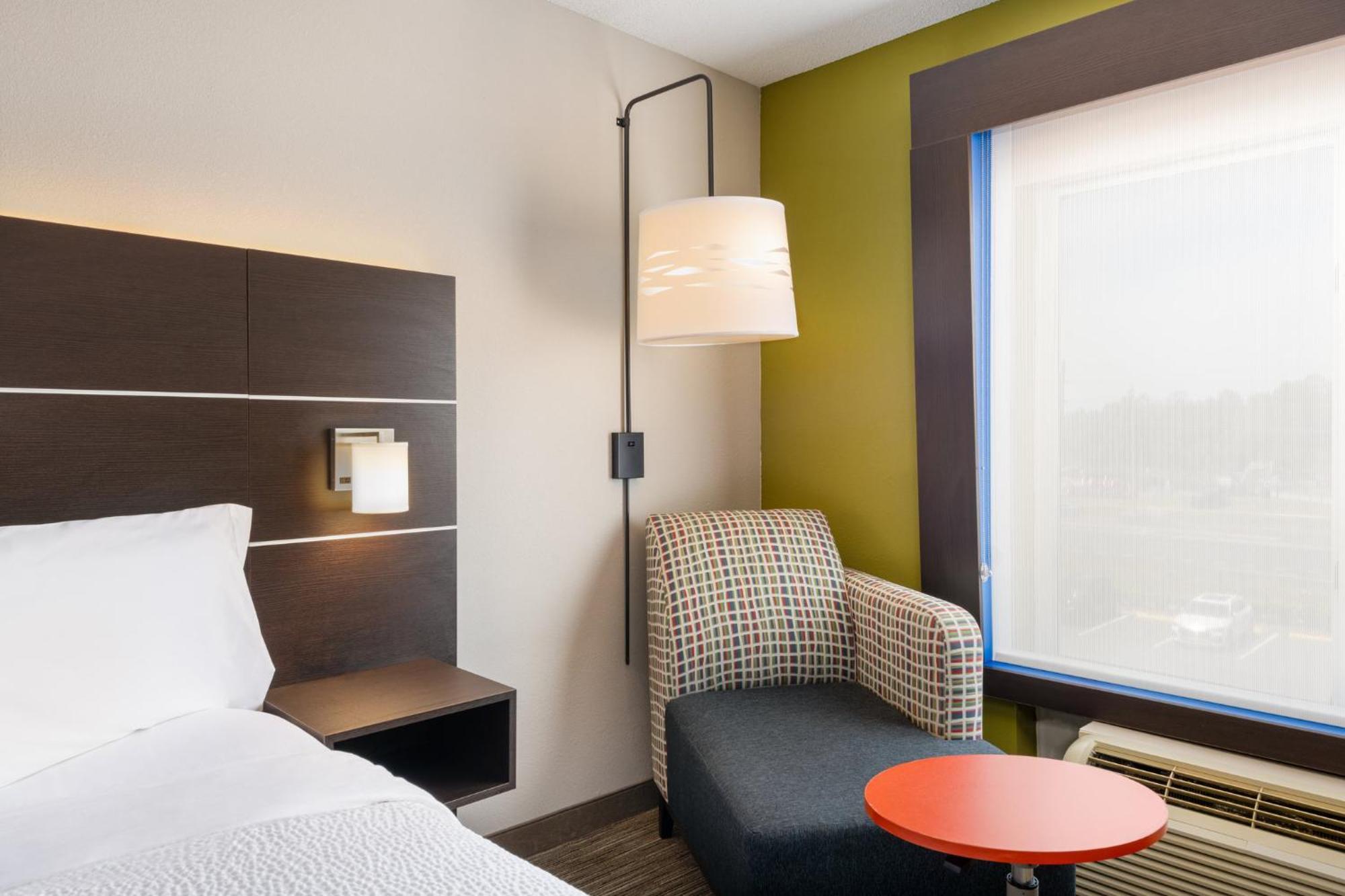 Holiday Inn Express - Spring Hill By Ihg Dış mekan fotoğraf