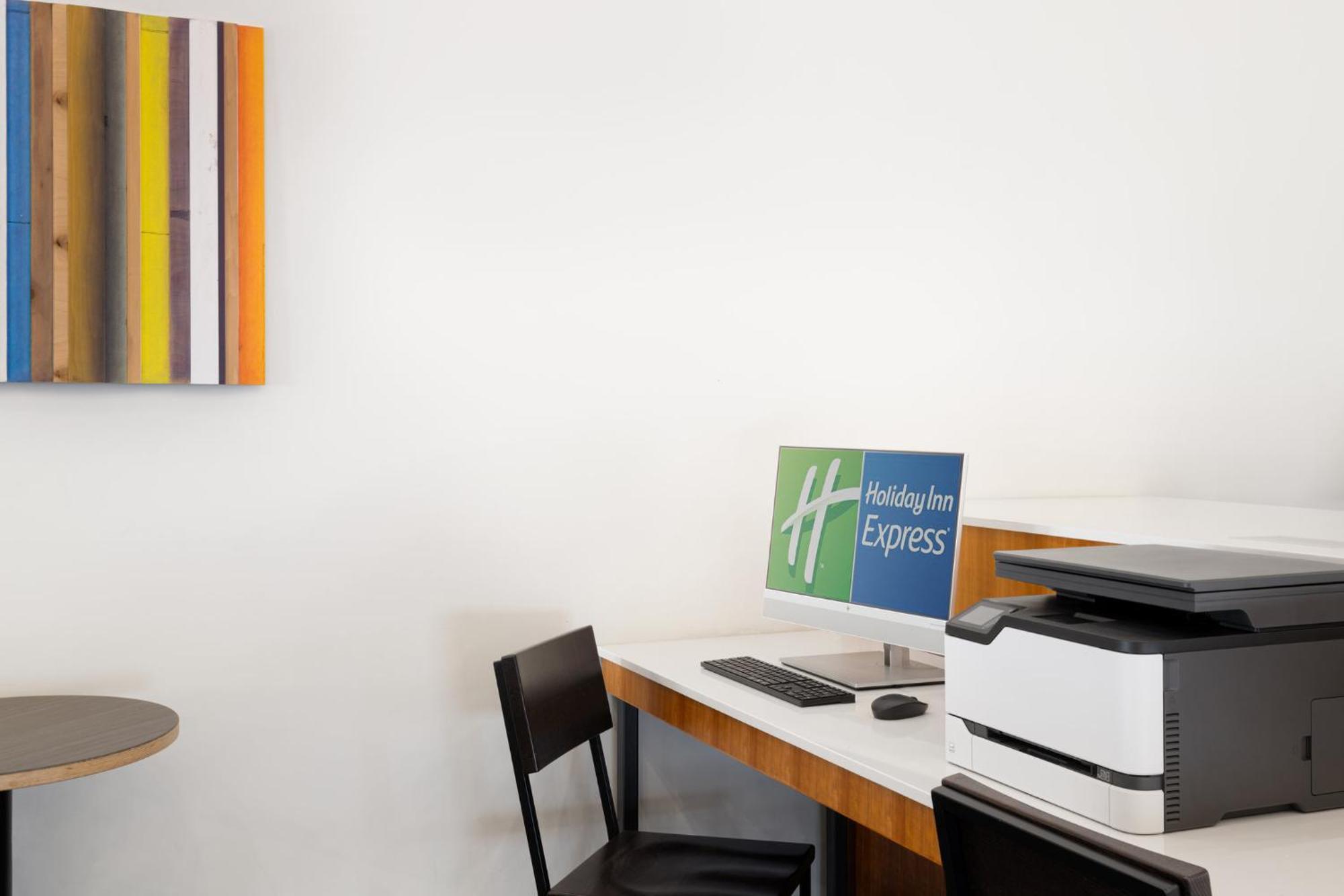 Holiday Inn Express - Spring Hill By Ihg Dış mekan fotoğraf