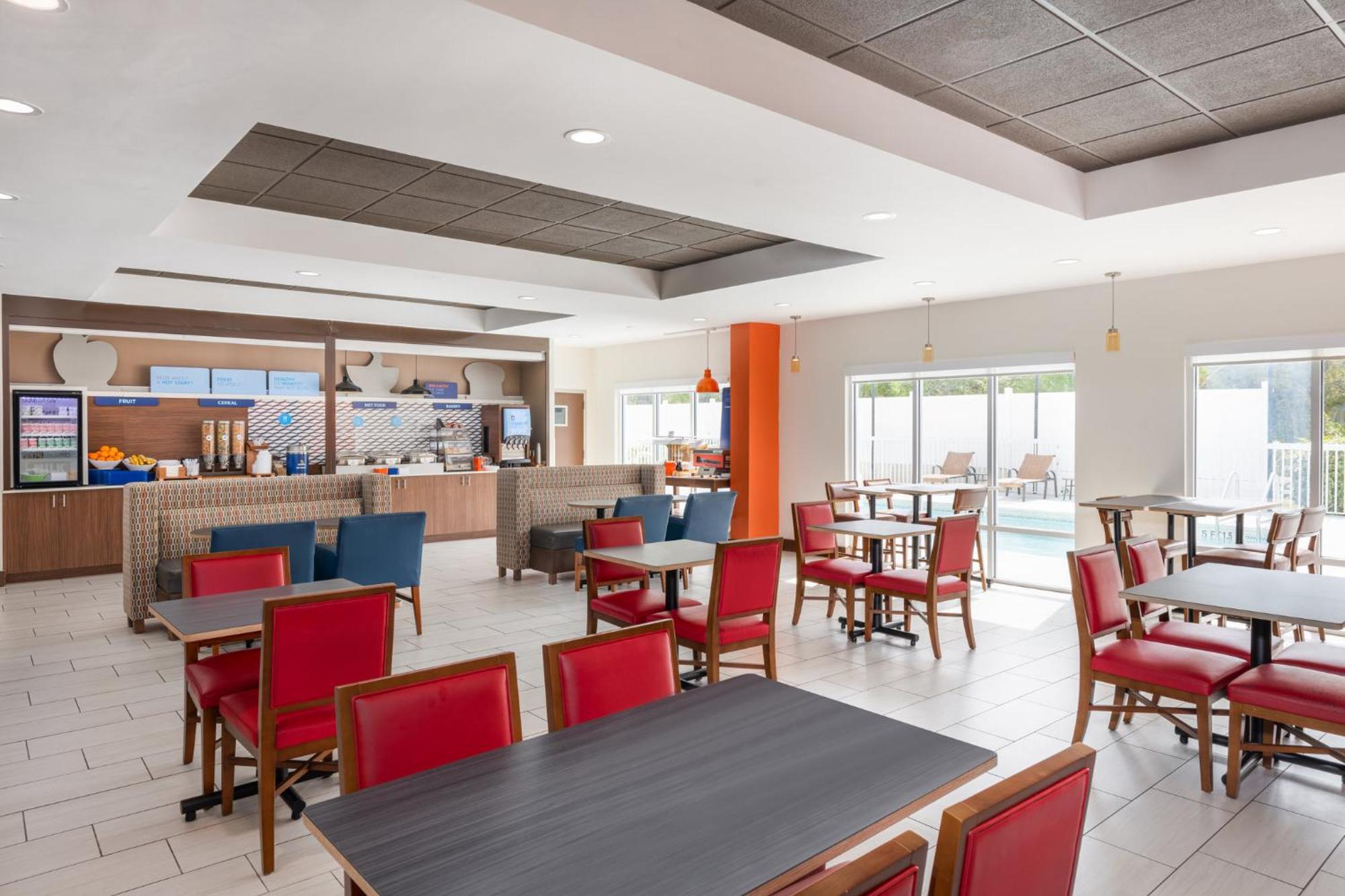 Holiday Inn Express - Spring Hill By Ihg Dış mekan fotoğraf