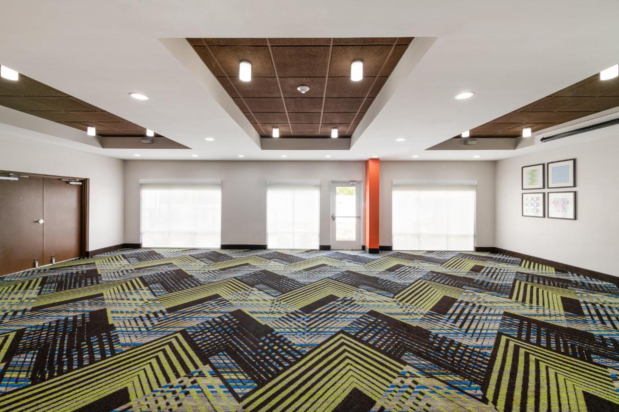 Holiday Inn Express - Spring Hill By Ihg Dış mekan fotoğraf