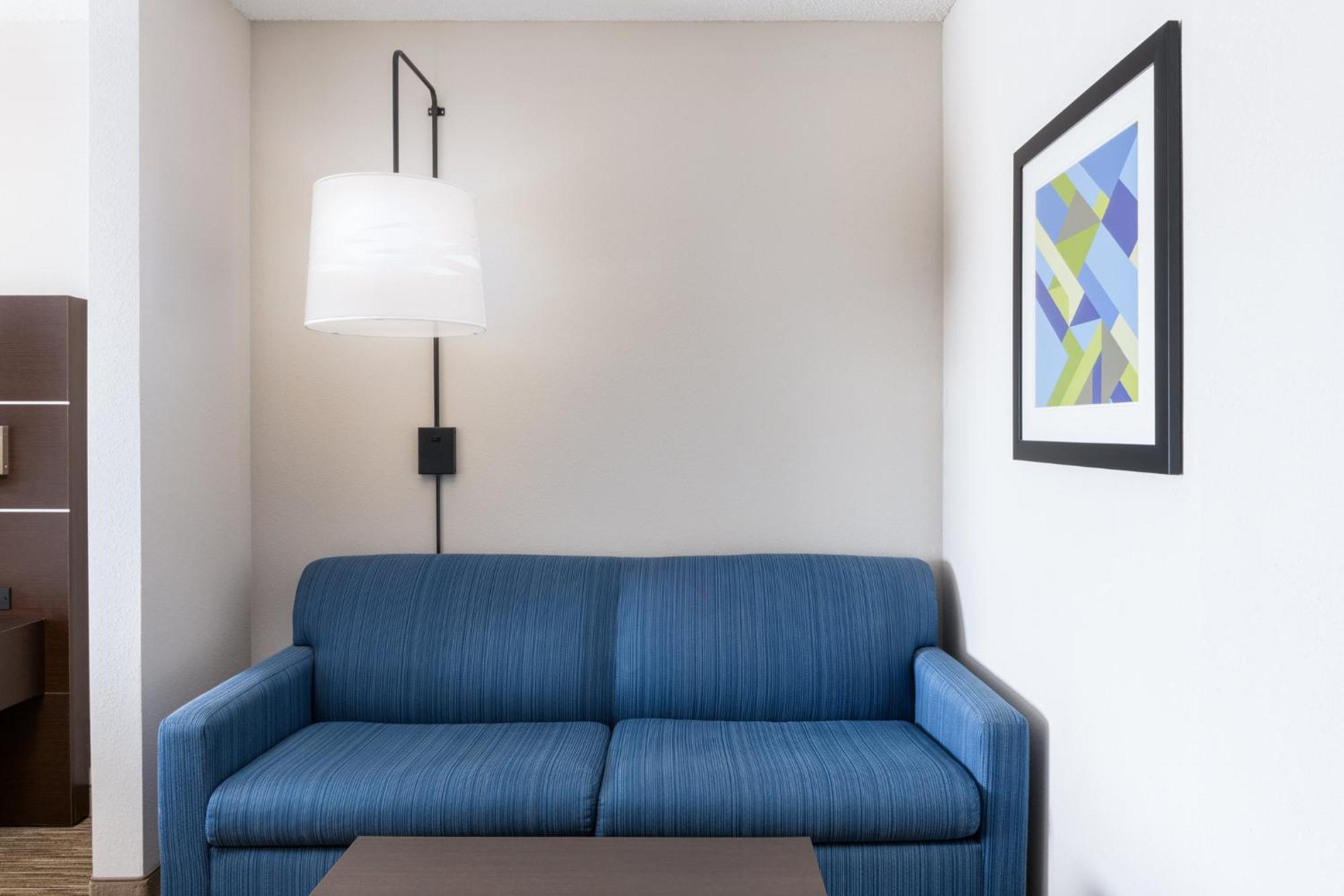 Holiday Inn Express - Spring Hill By Ihg Dış mekan fotoğraf