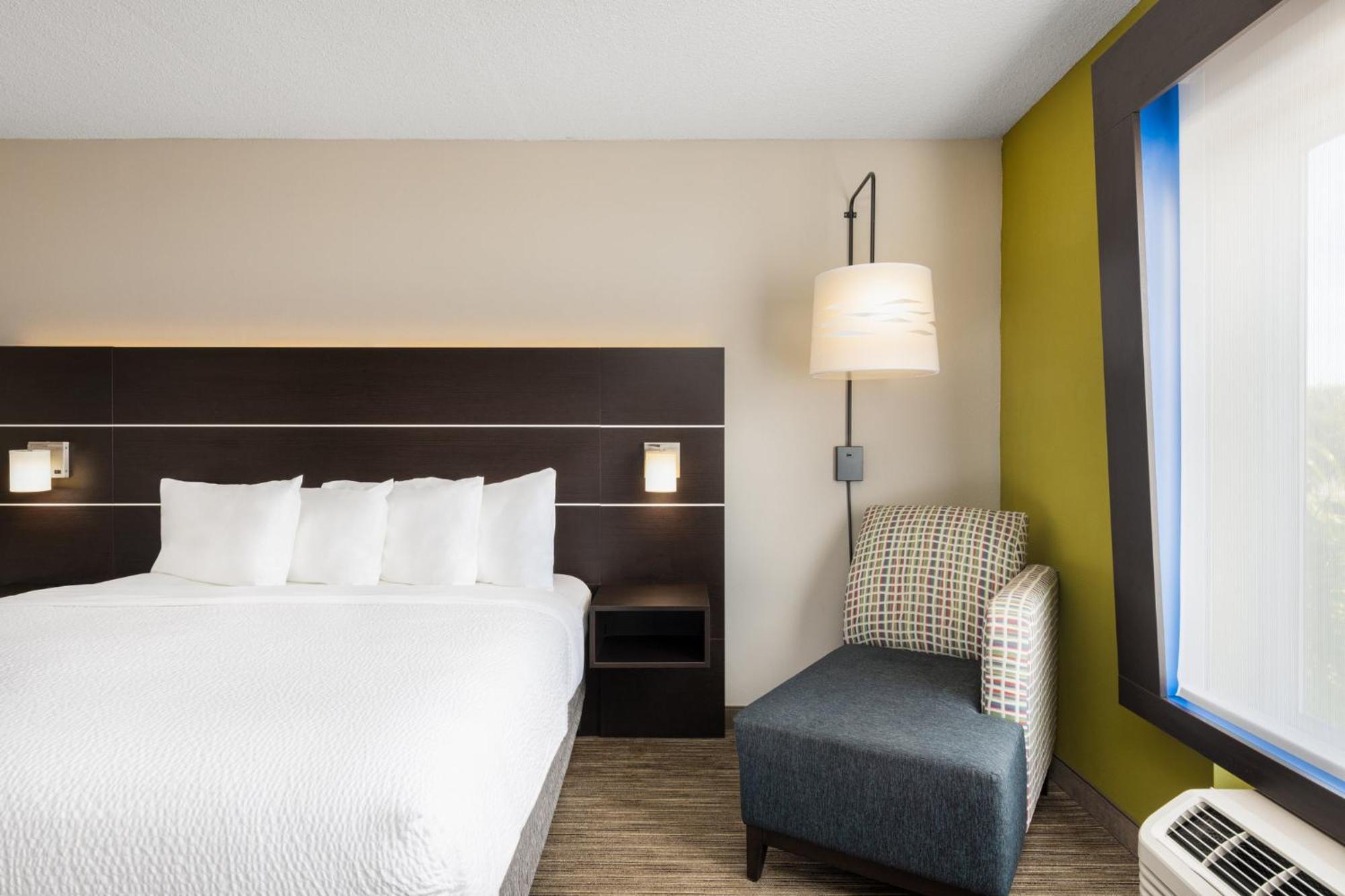 Holiday Inn Express - Spring Hill By Ihg Dış mekan fotoğraf