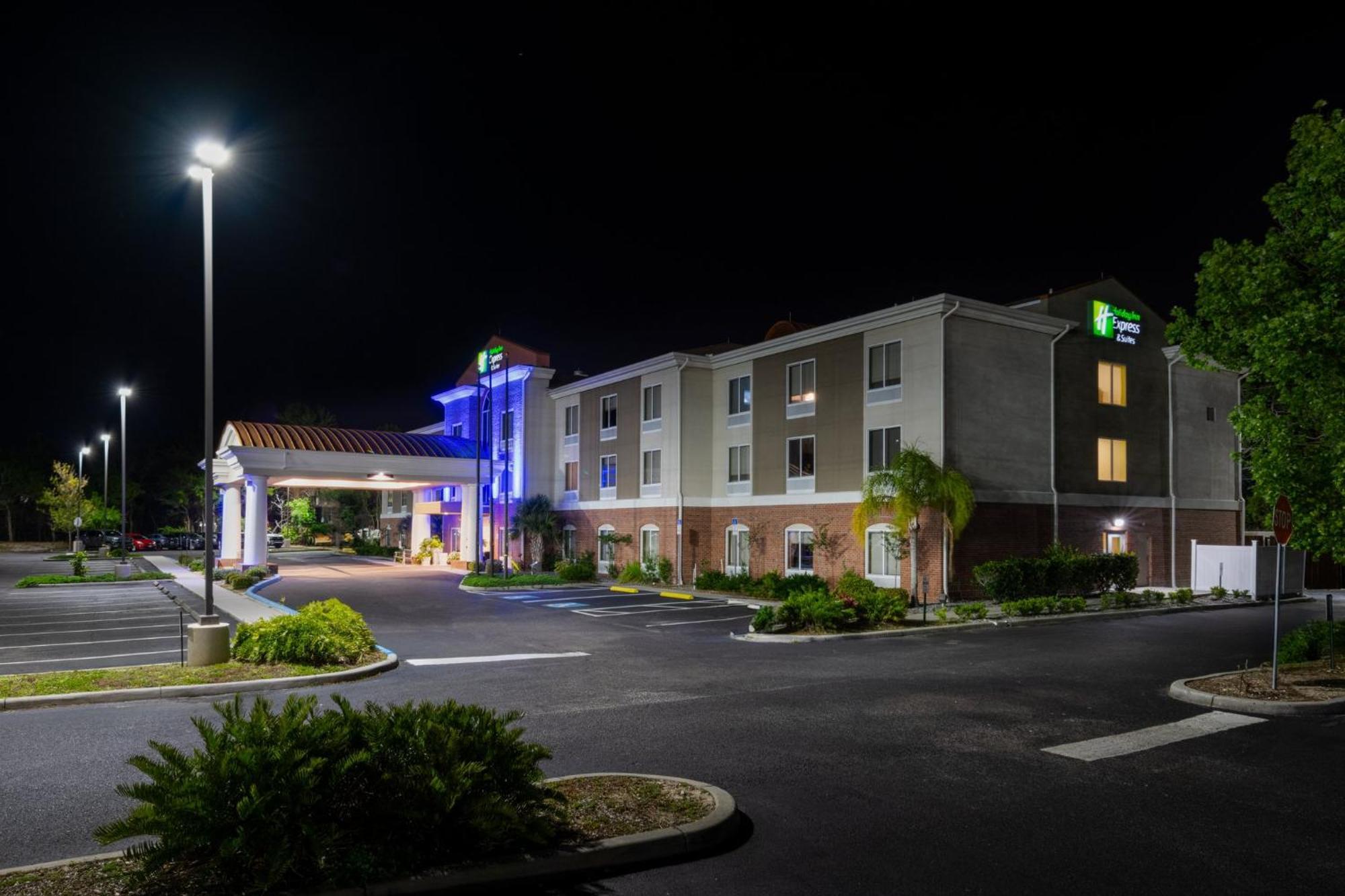 Holiday Inn Express - Spring Hill By Ihg Dış mekan fotoğraf
